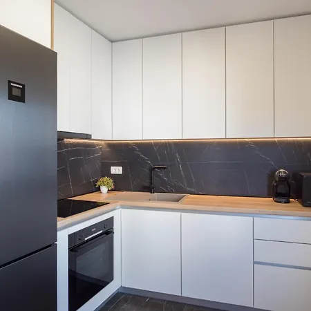 Rocky Apartment *