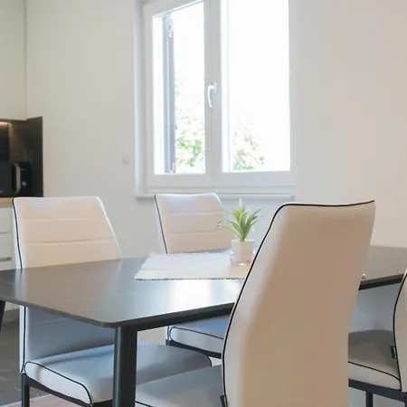 Rocky Apartment