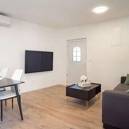 Rocky Apartment Makarska